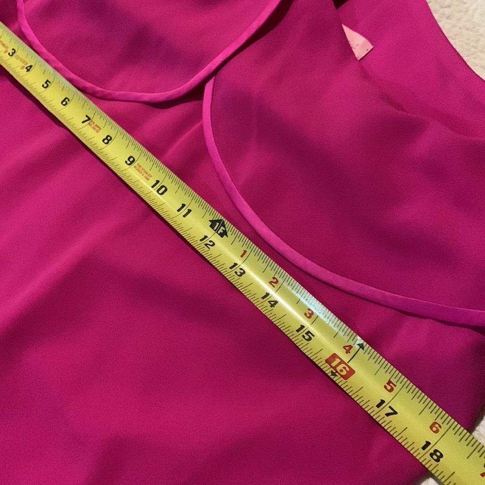 Lilly Pulitzer hot pink cold shoulder dress. Size 2 - Picture 8 of 11